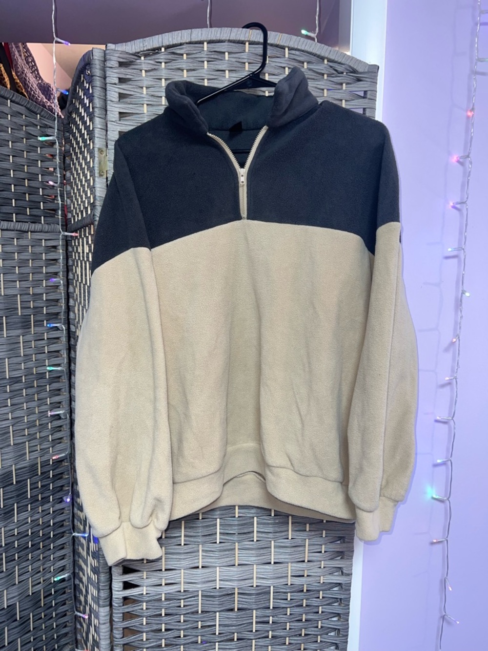 Women's Two-Tone Zip-Up Fleece Sweater - Black & Cream